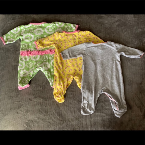 SOLD 3 Carter’s footies - Picture 2 of 6